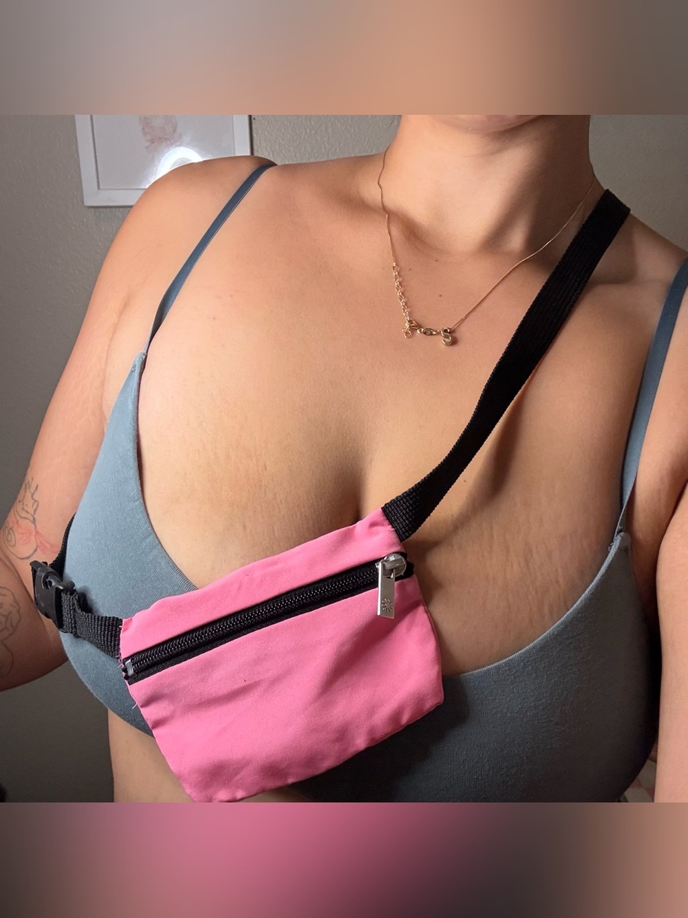 Athleta vintage crossbody mini fanny pack pink black preppy coquette y2k sporty
